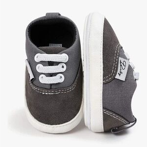NWT Gray baby infant shoes/sneakers 6-12M